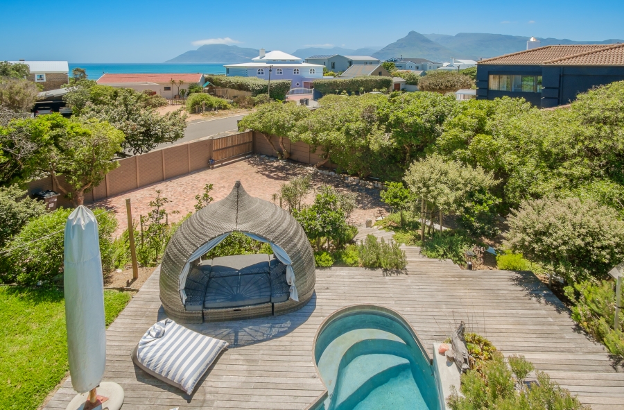 5 Bedroom Property for Sale in Kommetjie Western Cape